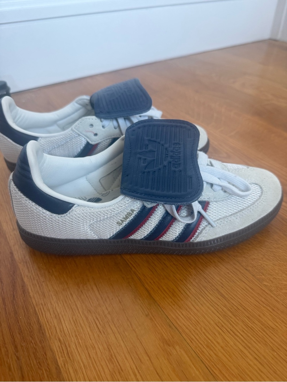 adidas women’s samba size 6.5